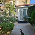 Beachfront 7 Bdr וילה
