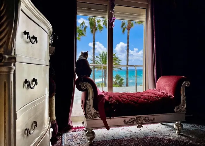 فيلة Beachfront 7 Bdr *