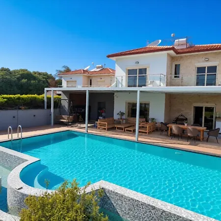 7 Bdr With Heated Pool & Villa Mazotos