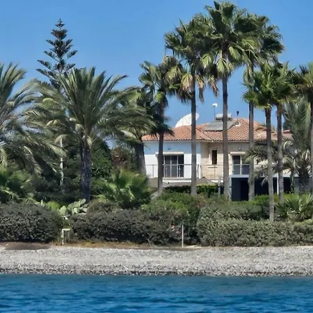 7 Bdr With Heated Pool &