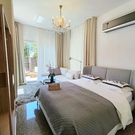 7 Bdr With Heated Pool & Villa *