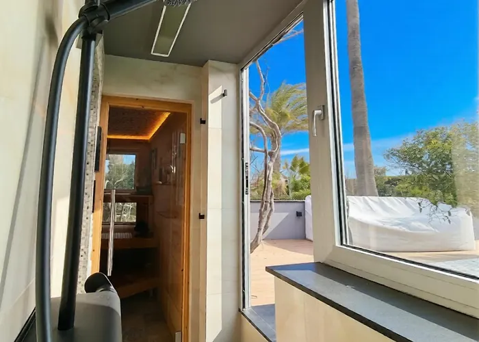 Beachfront 7 Bdr * Mazotos